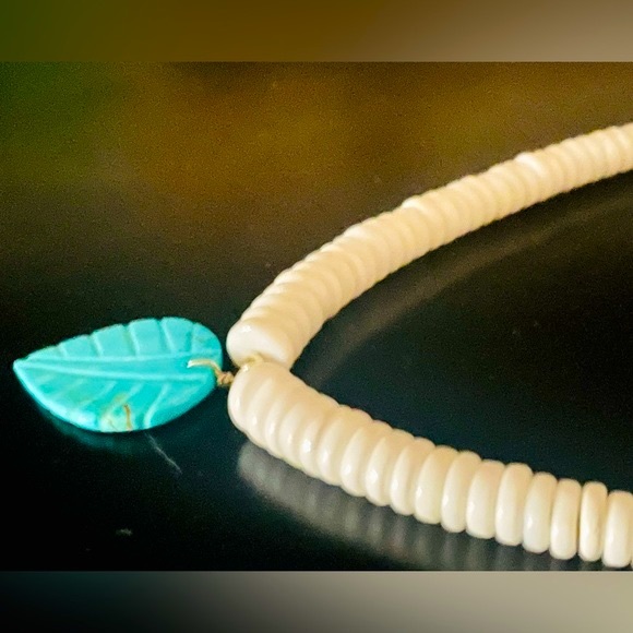 Native American Shell Disc and Turquoise Necklace - Picture 8 of 16